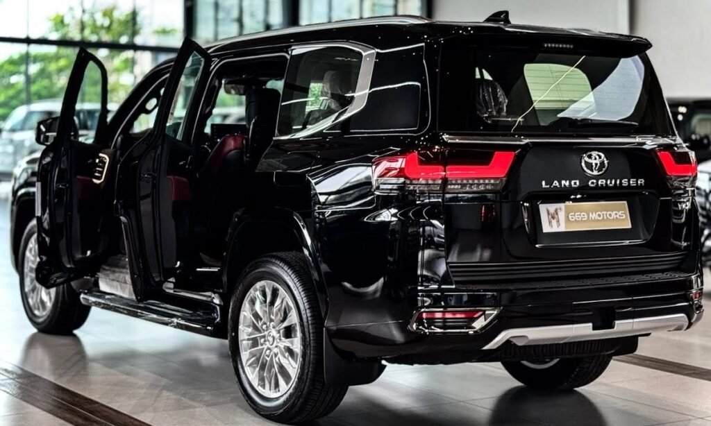 The New Toyota Land Cruiser LC300 Luxury Hybrid 7-Seater